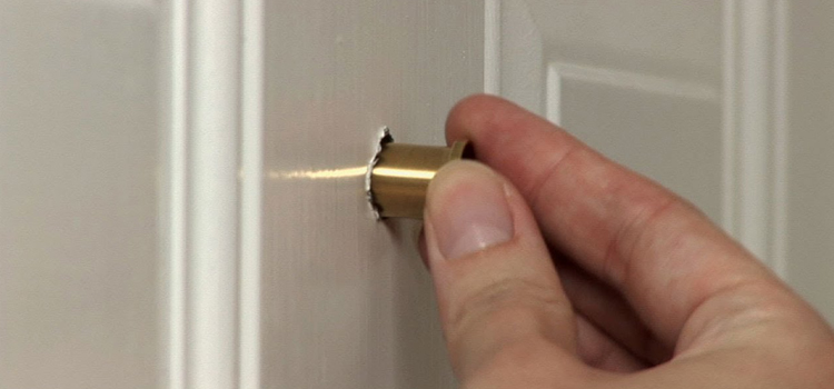 peephole door repair in West Whittier-Los Nietos